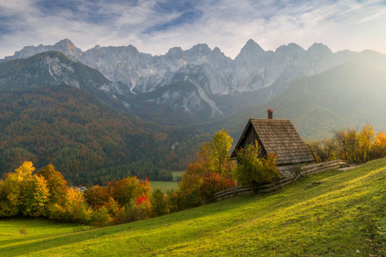 Huisje in Slovenië in de herfst